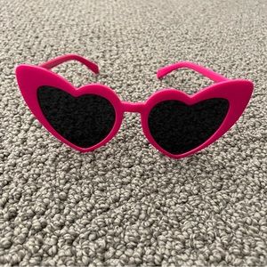 Hot pink heart sunglasses 🩷